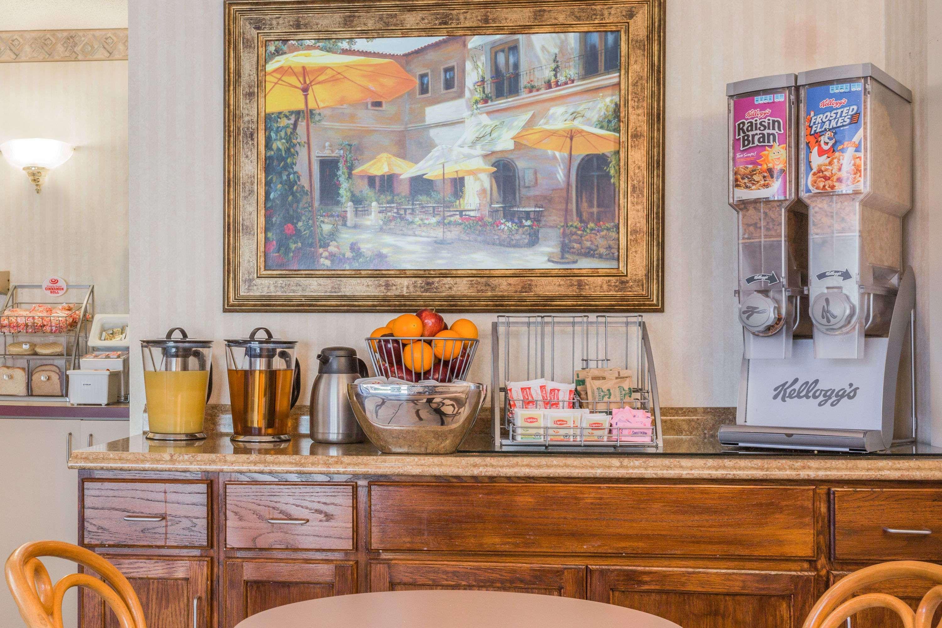 Super 8 By Wyndham Commerce Bagian luar foto