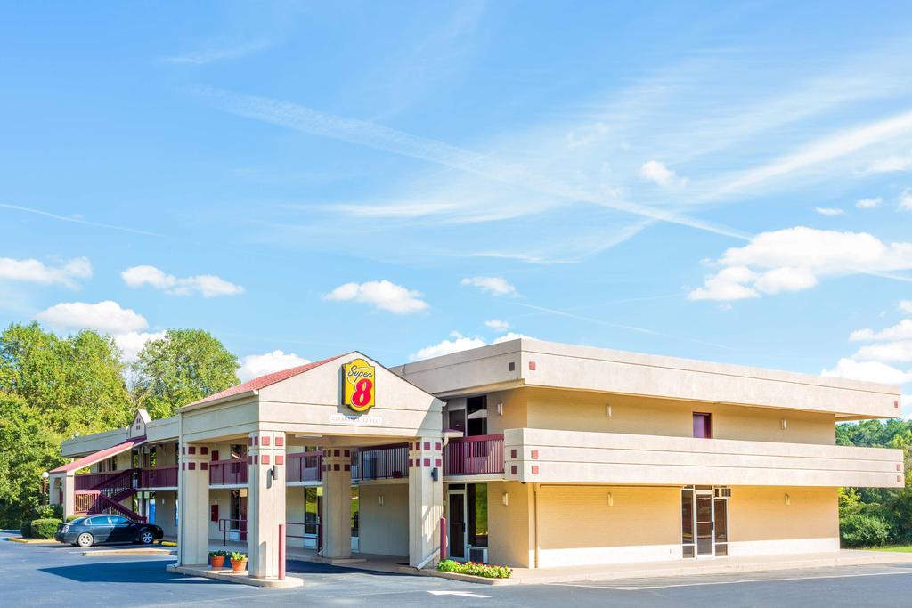 Super 8 By Wyndham Commerce Bagian luar foto